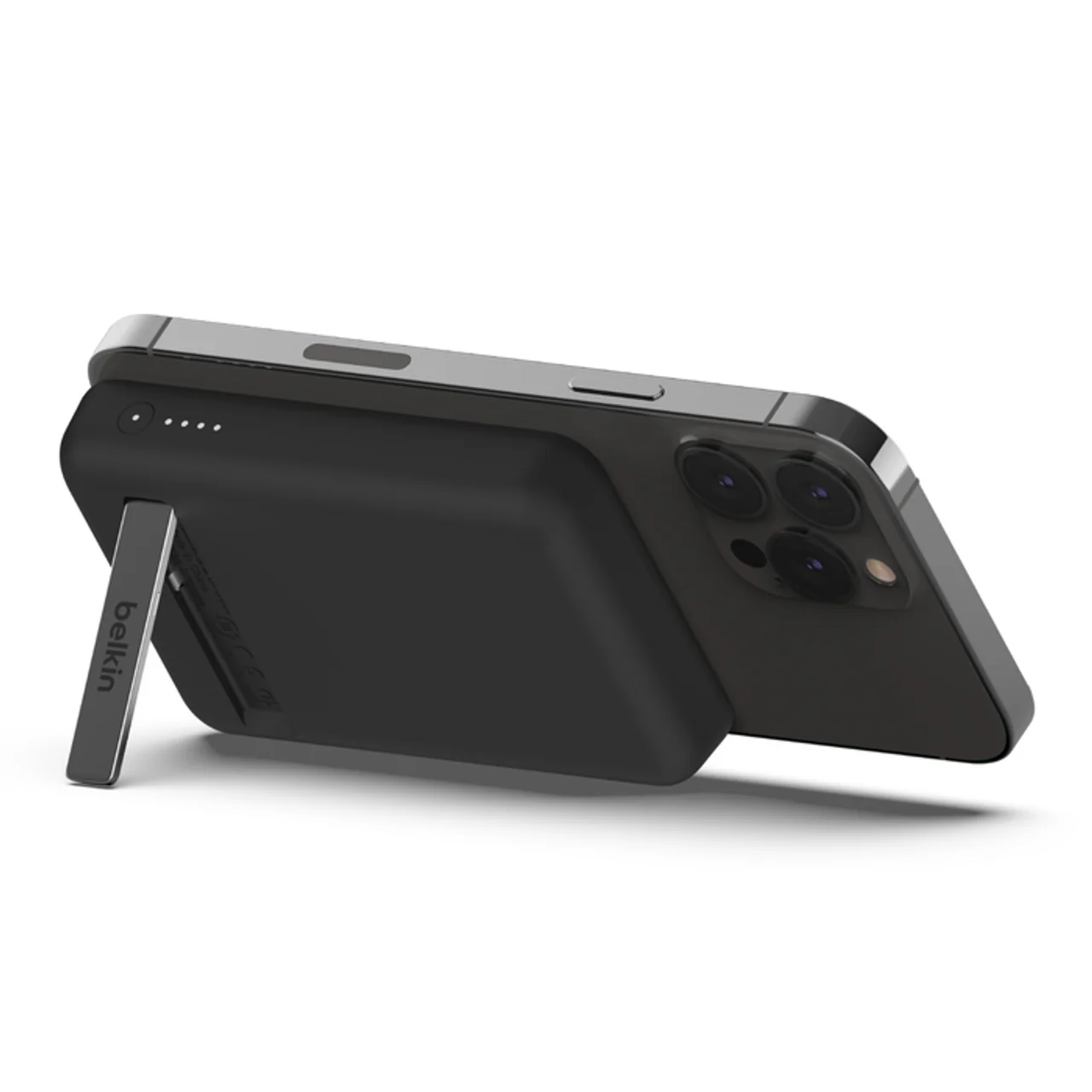 Belkin boostcharge magnetic wireless power bank 5k with stand - Image 2