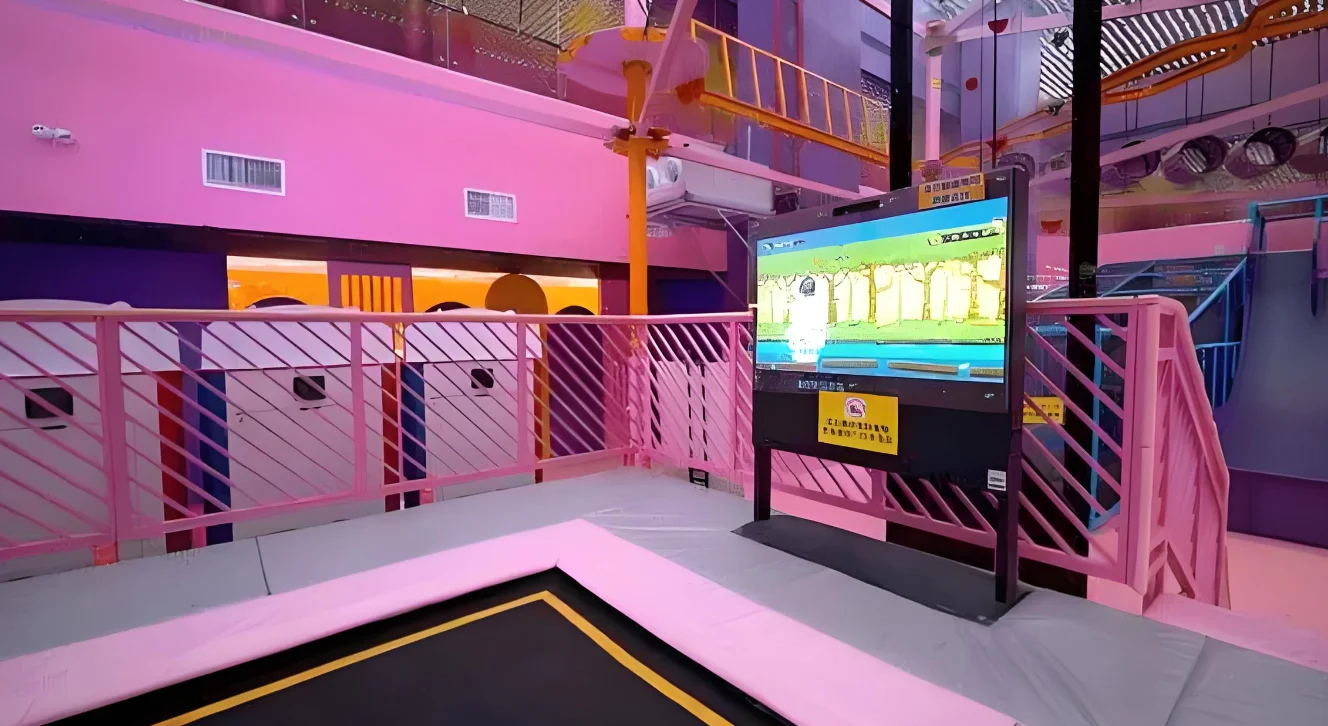 Interactive Trampoline with 55 inch led Monitor - Image 4